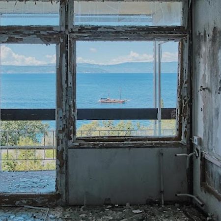 Haludovo Virtual Ruin Hotel Bungaloos Apartments And Camping, International Cooperation And Assistance For Rebirth Baracska 外观 照片