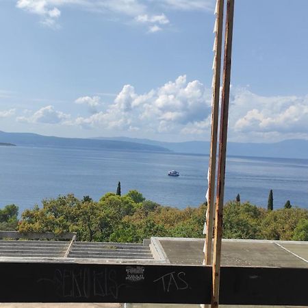Haludovo Virtual Ruin Hotel Bungaloos Apartments And Camping, International Cooperation And Assistance For Rebirth Baracska 外观 照片